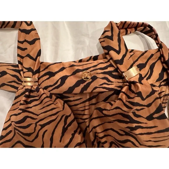 VIX by Paula Hermanny— Animal Print Bikini - Picture 2 of 3